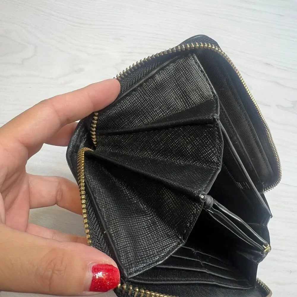 Very Rare Coach Wallet Zip Around Accordion Black‎ w/Leather Design Soft Leather